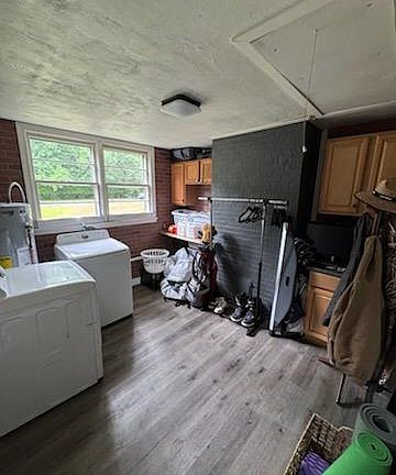 3rd image of 1433 Shoveller Ave
