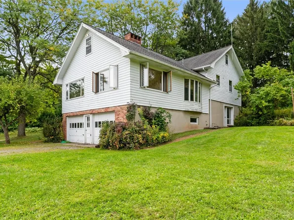 415 Loud Rd, Fairport, NY 14450