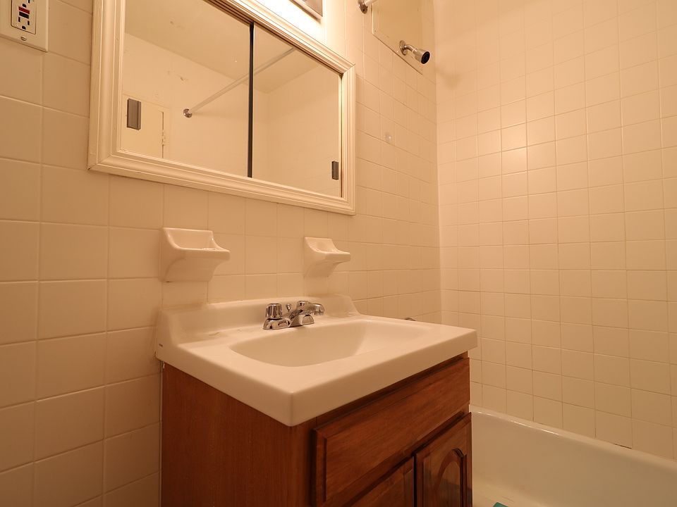 2nd image of 10710 Shore Front Pkwy APT 6L