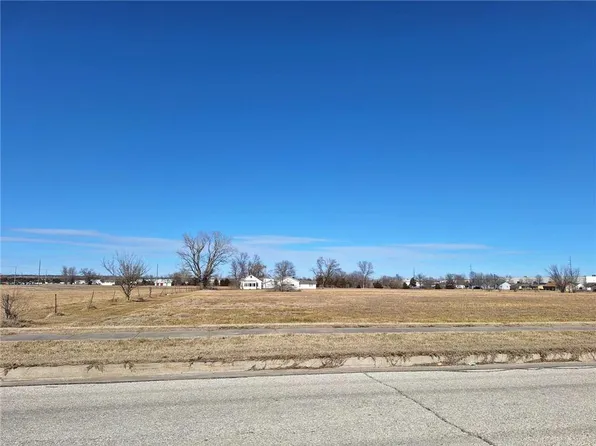 1012 E Grant St, Ottawa, KS 66067