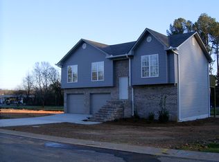 523 Woodhill Cove Dr, Bessemer, AL 35022