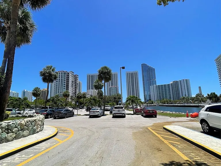 400 Kings Point Dr #1027 — Photo 40