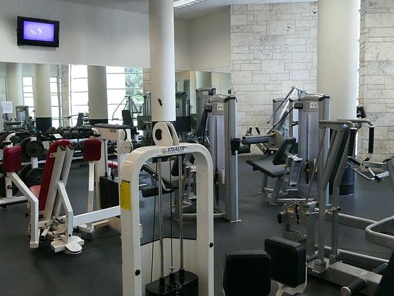 4th image of 5161 Collins Ave APT 809