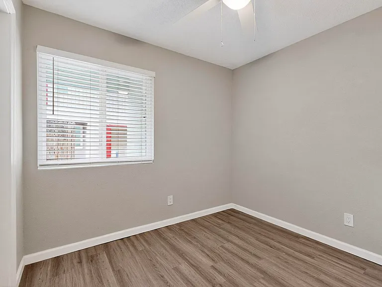 1812 Buena Vista Dr SE #4 — Photo 26
