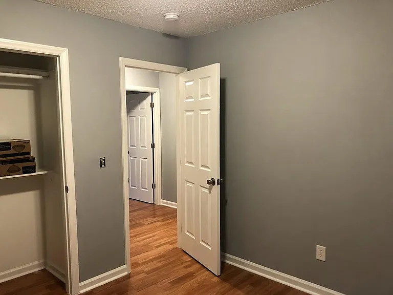 1112 Hadley Rd — Photo 8