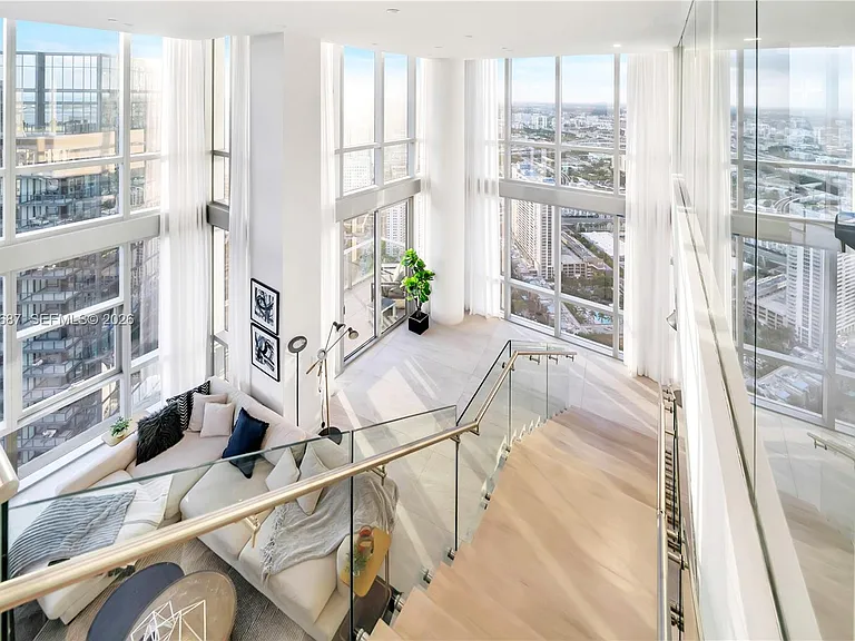 851 NE 1st Ave #Penthouse 4612 — Photo 15