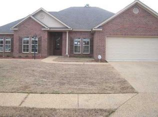 806 Creston Dr, Byram, MS 39272