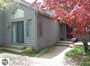 14 Vantage Pointe #14, Glen Arbor, MI 49636