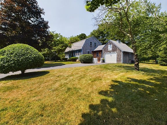 3rd image of 48 Laurel Dr