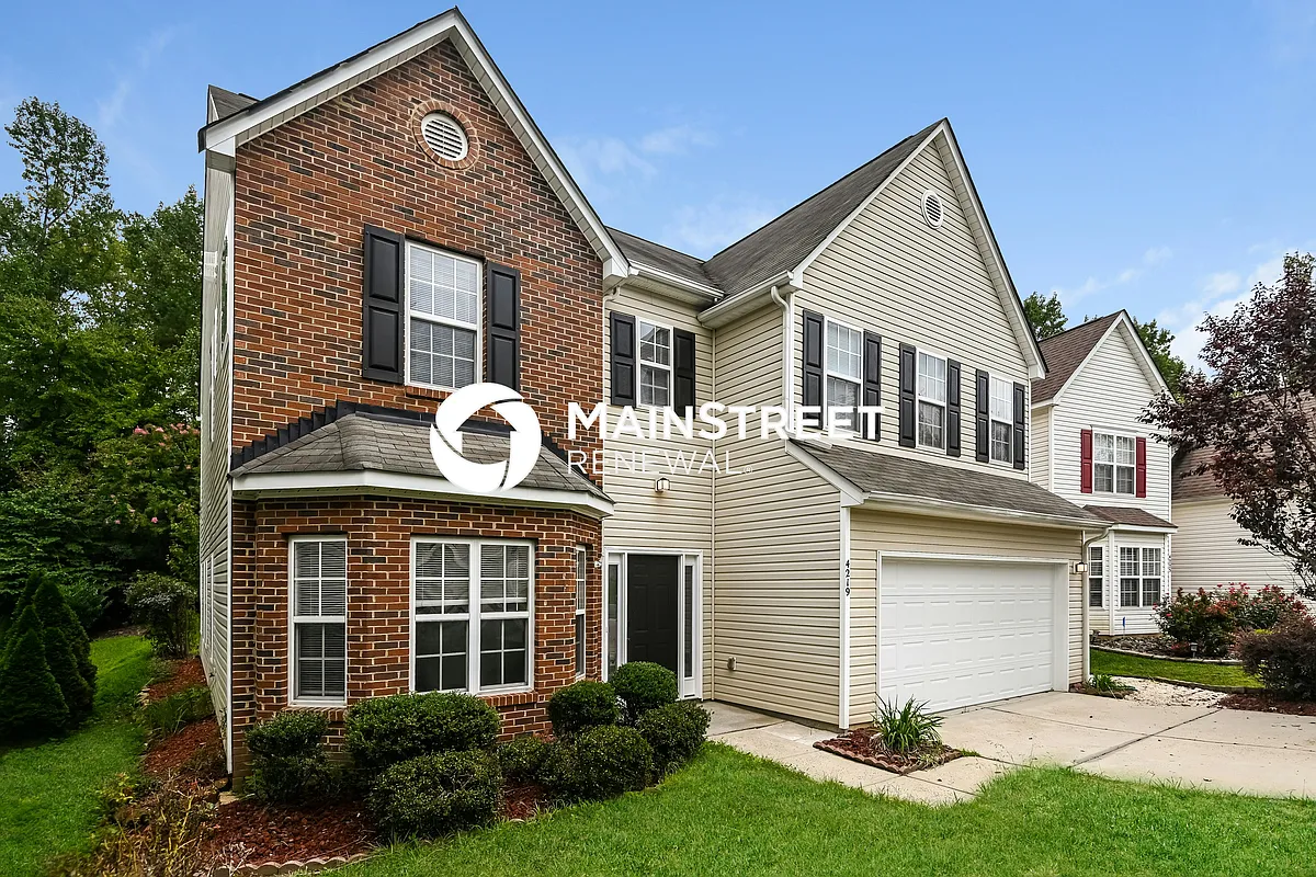 Front View - 4219 Springhaven Dr
