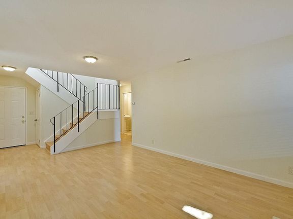 5th image of 192 Checkers Dr
