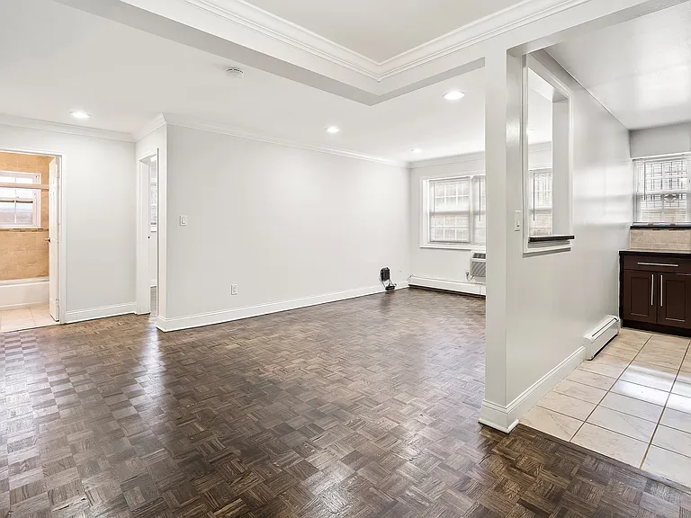 48 Roseland Avenue Apartments — Photo 2