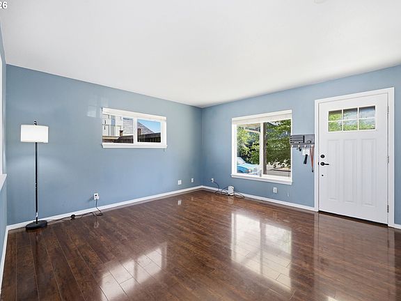 3rd image of 2350 Compton St