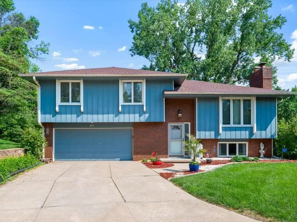217 Upland Dr, Council Bluffs, IA 51503