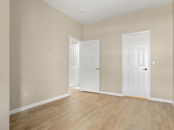 4th image of 9303 E Whitewing Dr