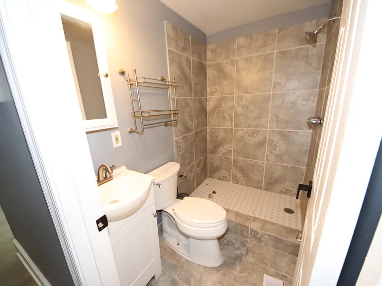 17 E Centre St #1 — Photo 9
