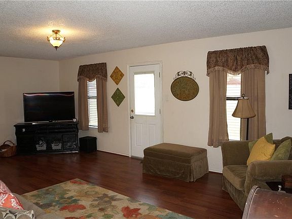3rd image of 513 Palo Duro Dr