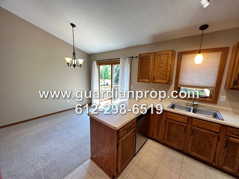 2820 Blue Ridge Dr — Photo 4