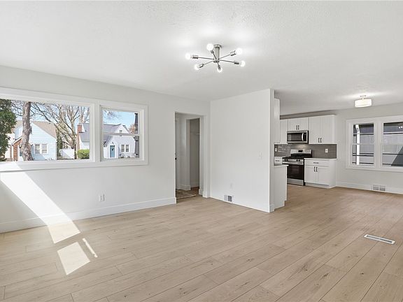 4th image of 73 Woodrow Ave