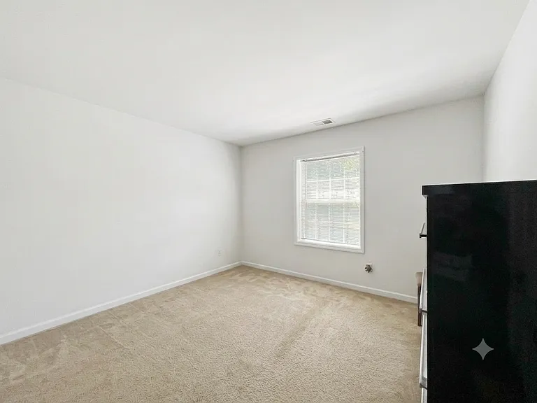 61 N River Dr — Photo 12