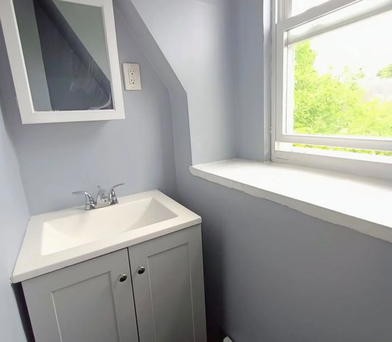 3 bed, $2,100 — Photo 3