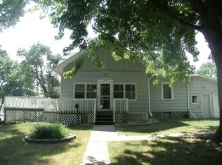 718 Division St, Alta, IA 51002