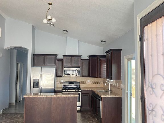5th image of 3725 Loma Brisa Dr