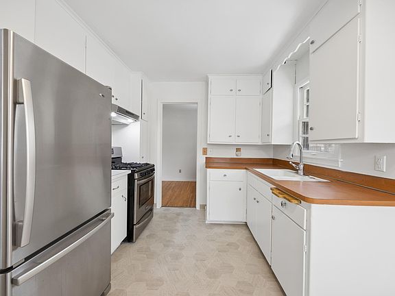 5th image of 105 75th Way NE