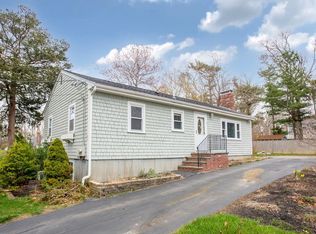 29 Arboretum Rd, Plymouth, MA 02360