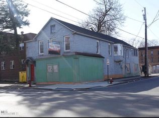 3081 6th Ave #2R, Troy, NY 12180