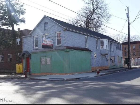 3081 6th Ave #2R, Troy, NY 12180