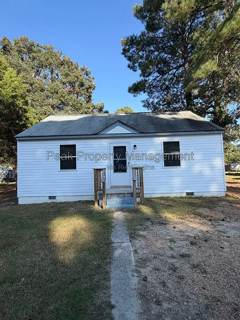 2 bed, 1.0 bath, 933 sqft, $1,450 — Photo 2