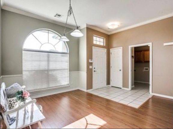 4th image of 13621 Bell Ave