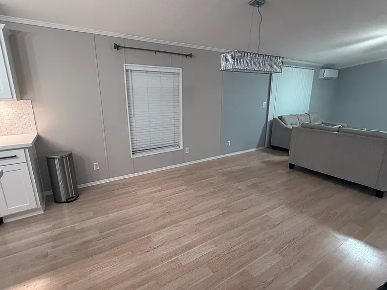 4539 Rose Ln — Photo 8