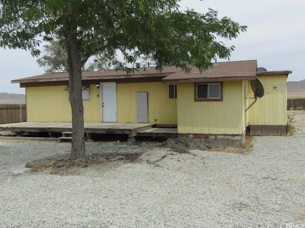 17 Ogden Ln, Yerington, NV 89447