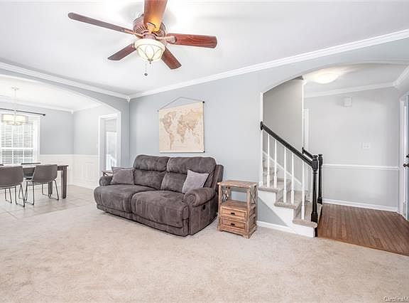 5th image of 305 Glenora Dr