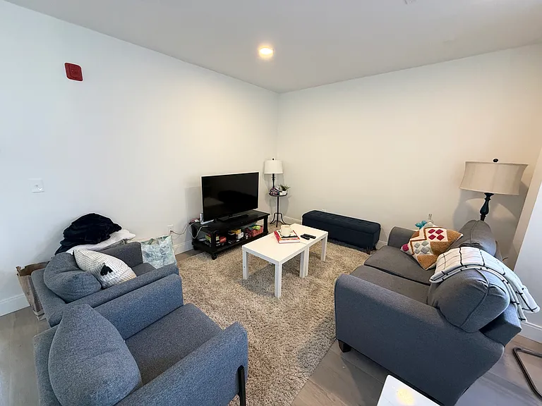 120 Emerson St #2 — Photo 4