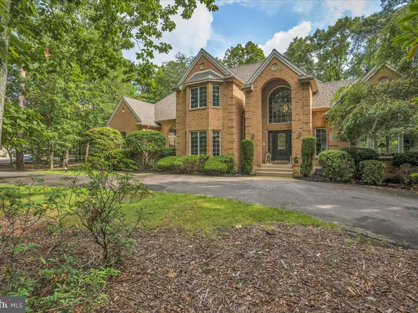 2 Carly Ct, Voorhees, NJ 08043