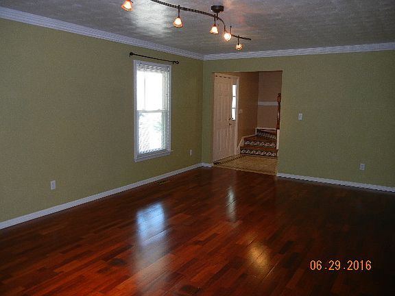 3rd image of 1001 Wymers Ct
