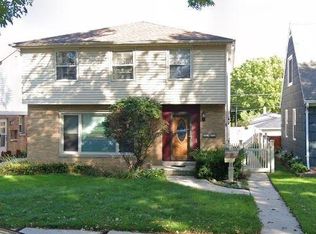 2952 S 38th St, Milwaukee, WI 53215