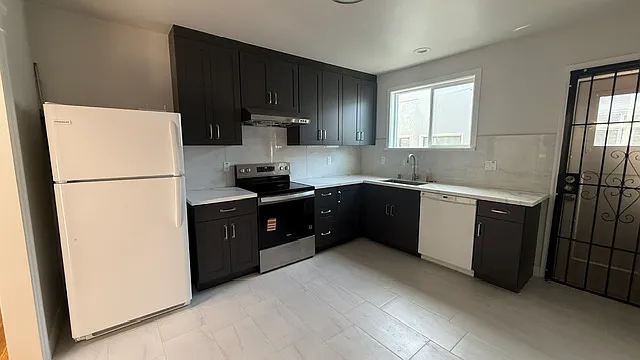 2317 30th Ave — Photo 11