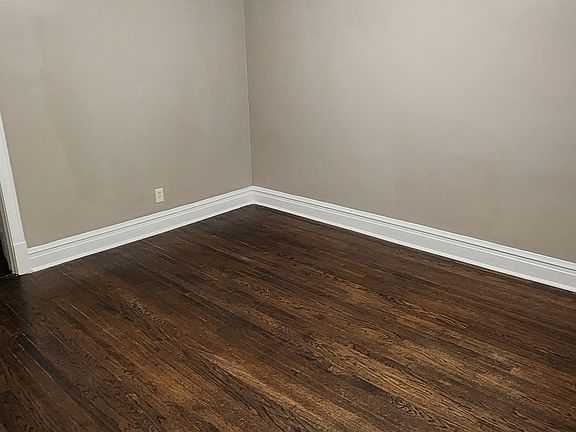 2nd image of 4511 S Washtenaw Ave Unit 2
