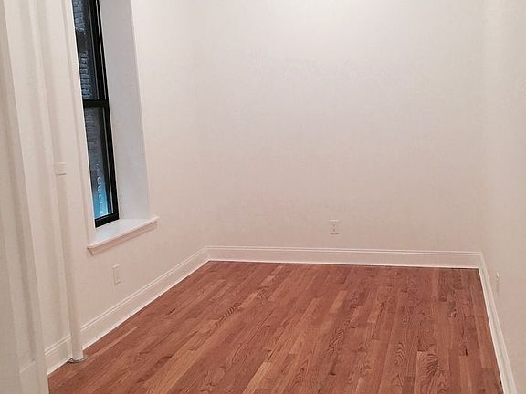 4th image of 304 E 11th St APT 1B