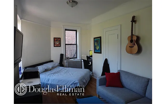 Rented by Douglas Elliman | media 25