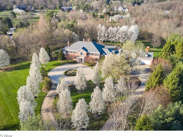 1080 Top Of The Hill Rd, Akron, OH 44333