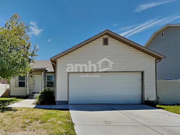 4384 N Maple Dr, Eagle Mountain, UT 84005