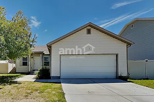 4384 N Maple Dr Photo 1 4384 N Maple Dr Photo 1