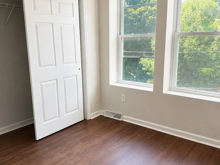 70 Morris St #2 — Photo 9