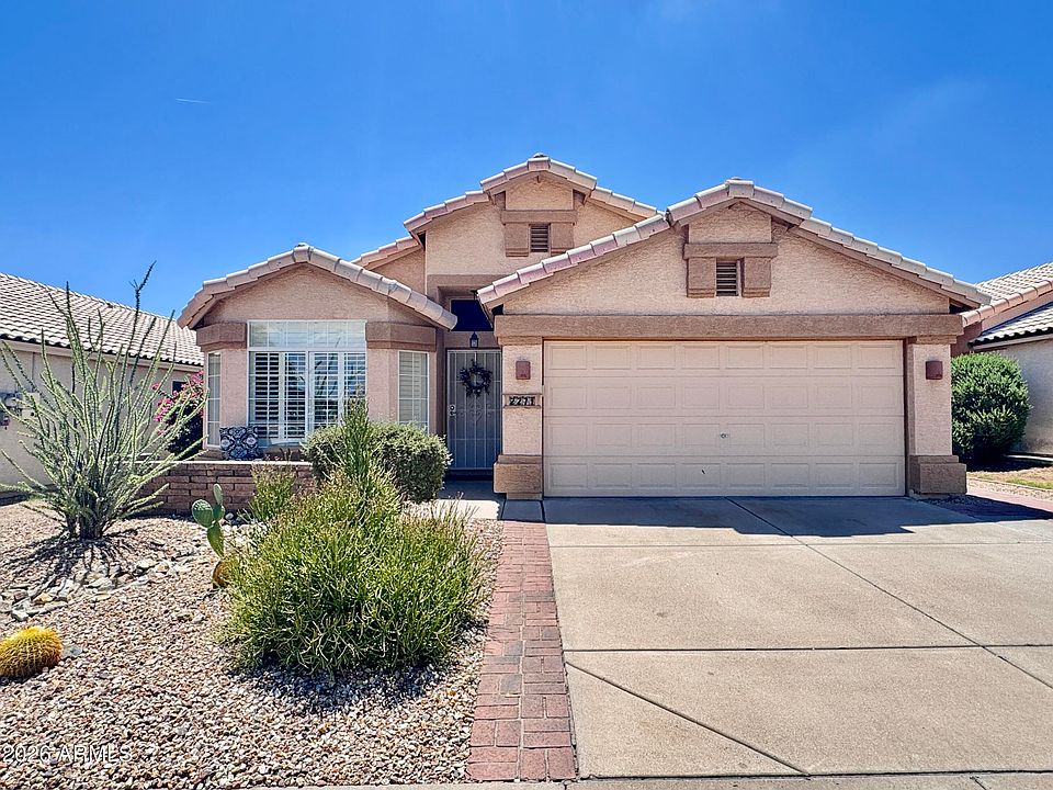 1st image of 2271 E Ross Avenue