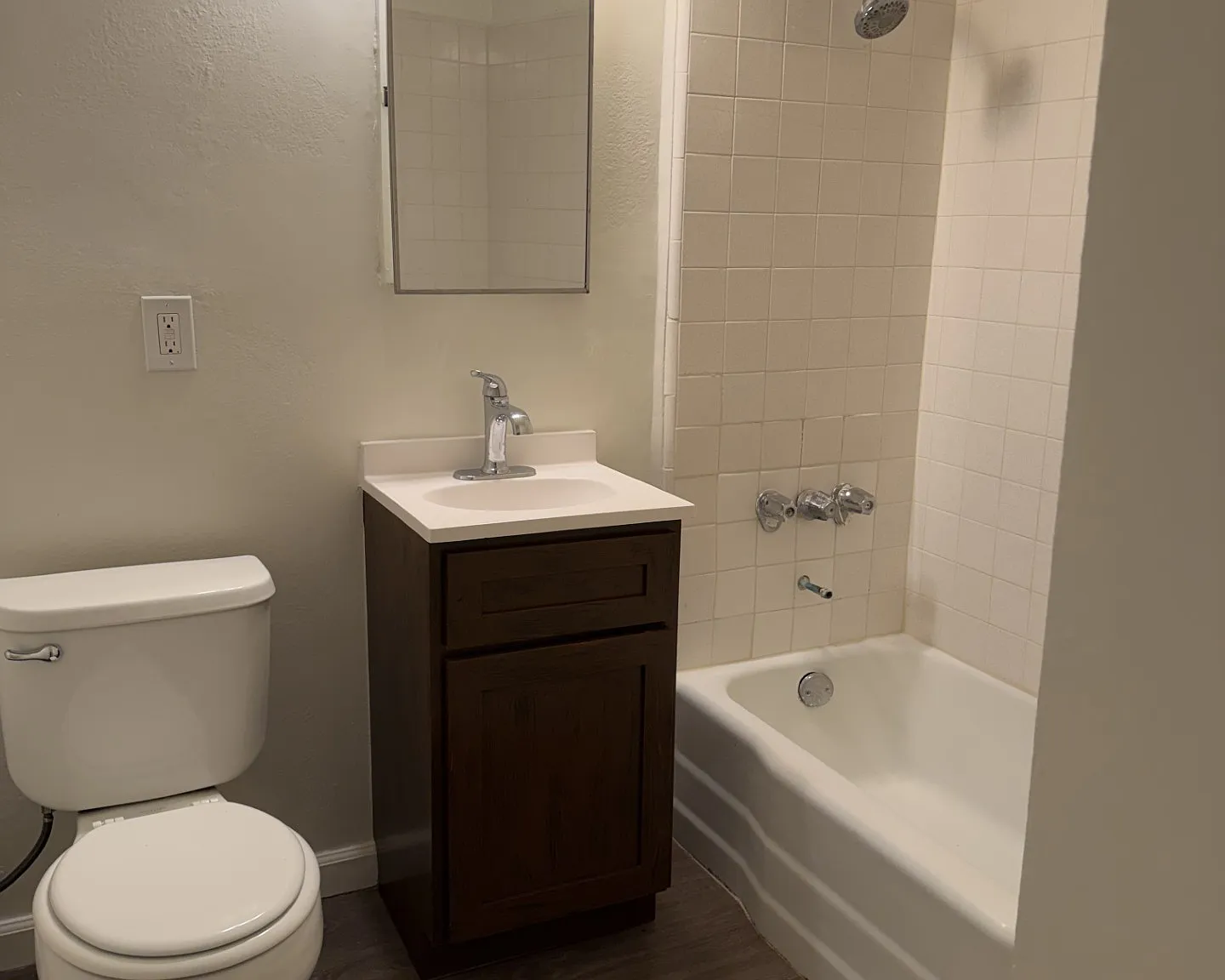 2 bed, 800 sqft, $2,000 — Photo 4